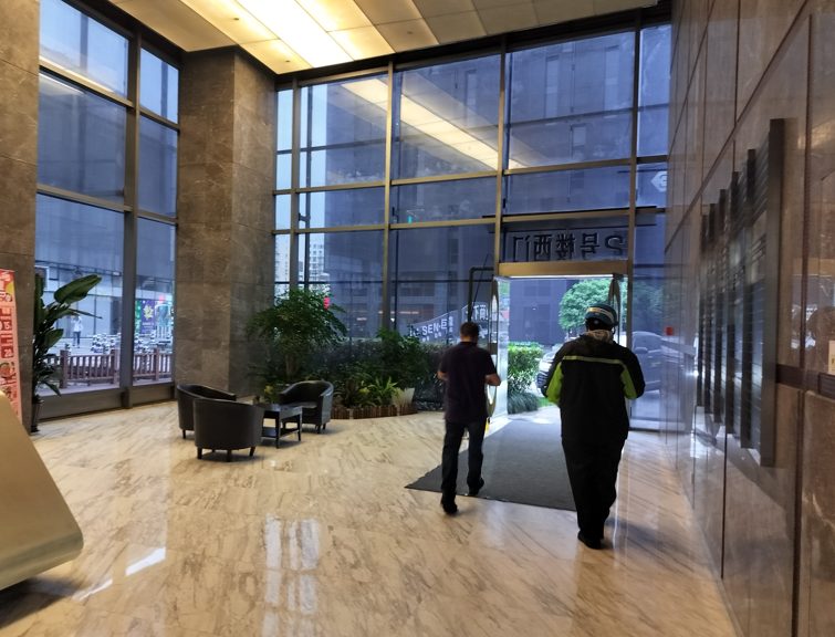隐阔空间